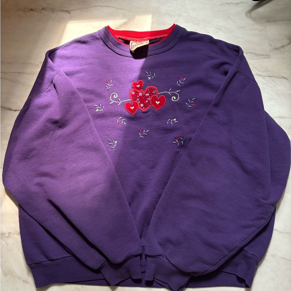 Vintage Top Stitch Embroidered Heart Crewneck- Large